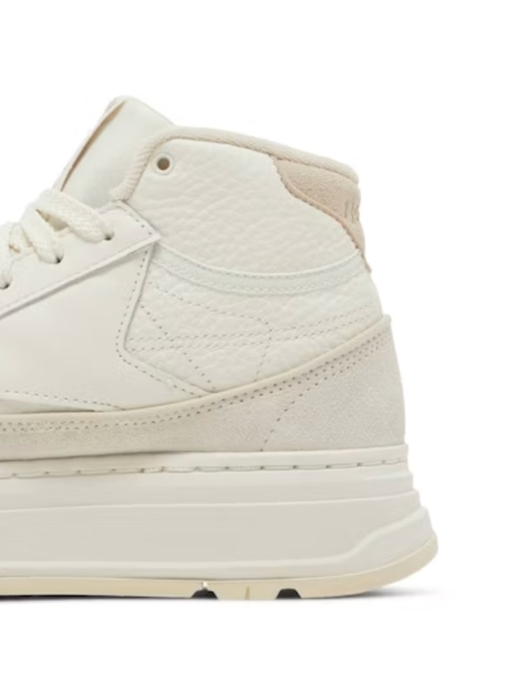 Reebok Club C Geo Mid Sneaker Chalk Alabaster 
Size 8.5